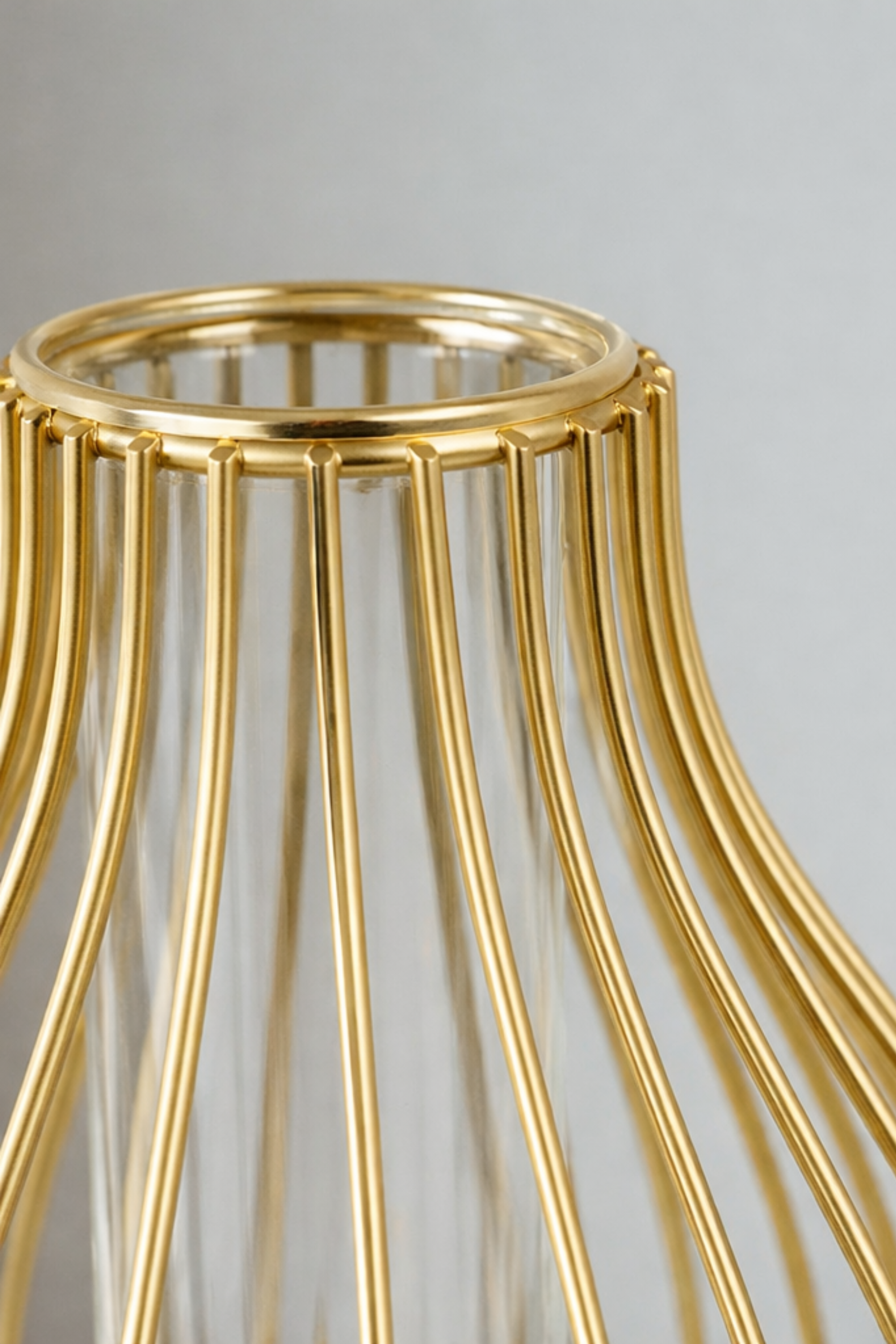 Modern Outline Vase - GOLD